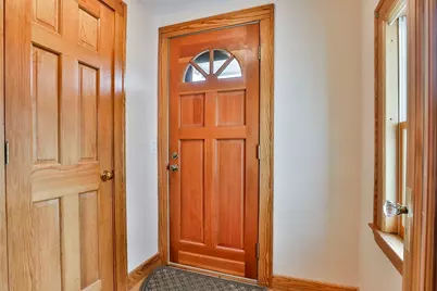 21 Preston St, Wakefield, MA 01880 - Photo 2