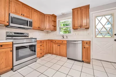 11 Coweeset Dr, Brockton, MA 02301 - Photo 8