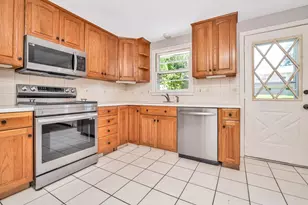 11 Coweeset Dr, Brockton, MA 02301 - Photo 8