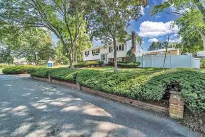 11 Coweeset Dr, Brockton, MA 02301 - Photo 4