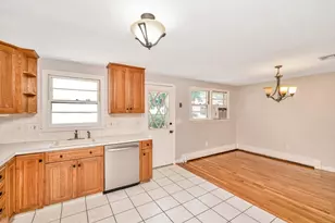 11 Coweeset Dr, Brockton, MA 02301 - Photo 10