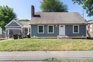 34 Heather St, Beverly, MA 01915 - Photo 2