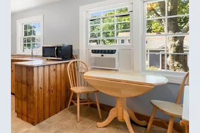 34 Heather St, Beverly, MA 01915 - Photo 6