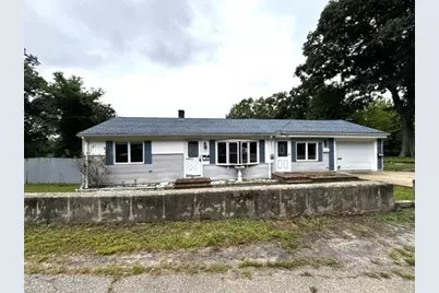 78 Edgewater Dr, Blackstone, MA 01504 - Photo 1