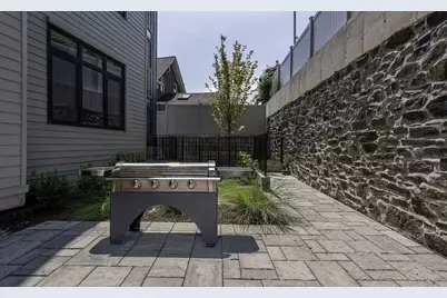 394 McGrath Hwy #102, Somerville, MA 02143 - Photo 8