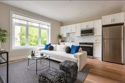 394 McGrath Hwy #101, Somerville, MA 02143 - Photo 2