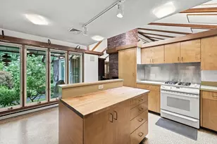 8 Morgan Cir, Amherst, MA 01002 - Photo 6