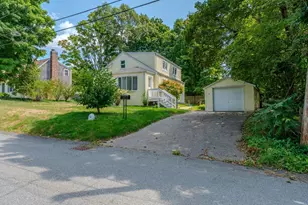 34 Hawthorne St, North Attleboro, MA 02760 - Photo 2