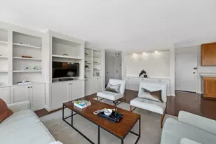 10 Hammond Pond Pkwy, Newton, MA 02467 - Photo 8