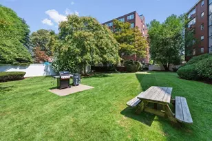 10 Hammond Pond Pkwy, Newton, MA 02467 - Photo 22