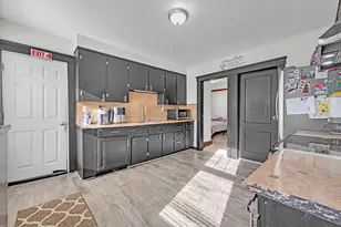 189 Walnut St, Leominster, MA 01453 - Photo 4