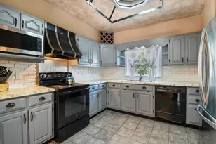 131 Foster St, Fall River, MA 02721 - Photo 12