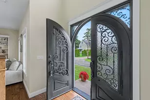 19 Katherine St, Acushnet, MA 02743 - Photo 6