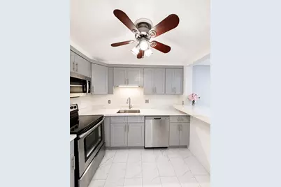 45 Oval Rd #8, Quincy, MA 02170 - Photo 2
