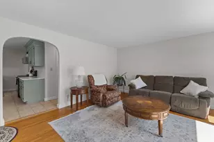 7 Simond St, Auburn, MA 01501 - Photo 4