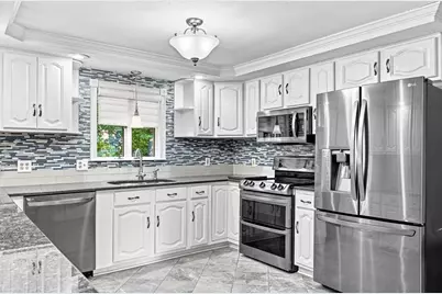 24 Orchard St, Berkley, MA 02779 - Photo 8