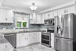 24 Orchard St, Berkley, MA 02779 - Photo 8
