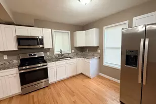 36 Standsh St, Worcester, MA 01604 - Photo 4