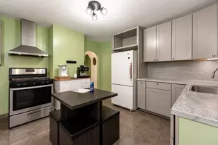 76 Acushnet Ave, Springfield, MA 01105 - Photo 16