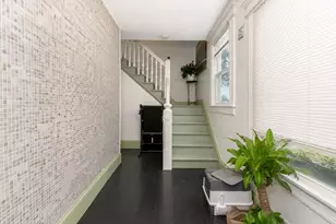 76 Acushnet Ave, Springfield, MA 01105 - Photo 12