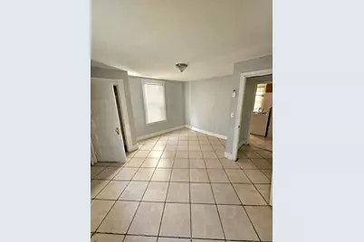 76 Acushnet Ave, Springfield, MA 01105 - Photo 10
