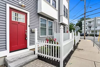 34 Beckford St #D, Beverly, MA 01915 - Photo 2