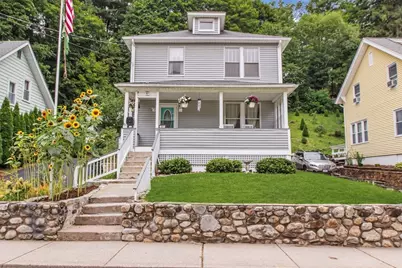 51 Francis Ave, Holyoke, MA 01040 - Photo 4