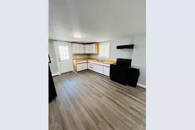 19 Myrtle Ave, Webster, MA 01570 - Photo 4