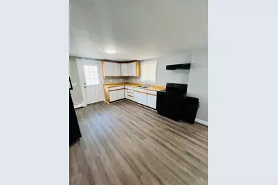 19 Myrtle Ave, Webster, MA 01570 - Photo 4
