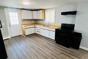 19 Myrtle Ave, Webster, MA 01570 - Photo 4