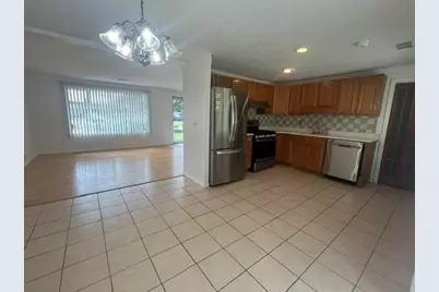 52 Smoke Rise Cir, Swansea, MA 02777 - Photo 4