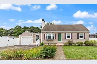 11 Old Farm Rd, Beverly, MA 01915 - Photo 2