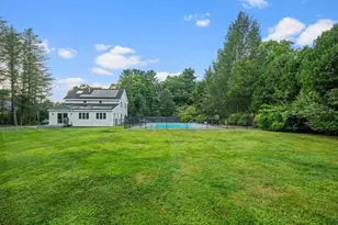 5 Elm St, Upton, MA 01568 - Photo 2