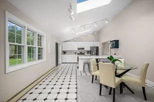 5 Elm St, Upton, MA 01568 - Photo 10