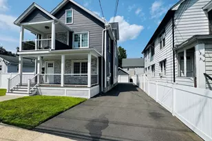 318-320 Goodwin St, Springfield, MA 01151 - Photo 2