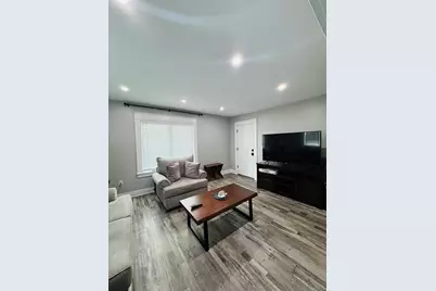 318-320 Goodwin St, Springfield, MA 01151 - Photo 4
