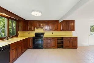 59 Holly St, Gloucester, MA 01930 - Photo 18