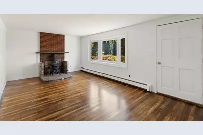 59 Holly St, Gloucester, MA 01930 - Photo 10