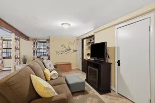 21 Oakwood Ave, Saugus, MA 01906 - Photo 24