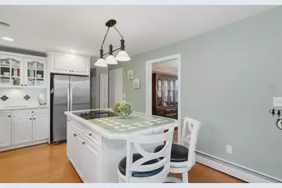 21 Oakwood Ave, Saugus, MA 01906 - Photo 6