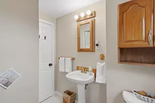 21 Oakwood Ave, Saugus, MA 01906 - Photo 22