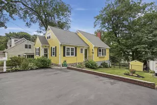 21 Oakwood Ave, Saugus, MA 01906 - Photo 2