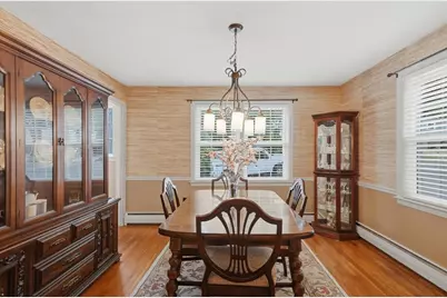 21 Oakwood Ave, Saugus, MA 01906 - Photo 8