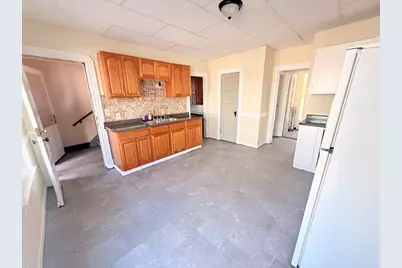 43 Wellington St, Springfield, MA 01109 - Photo 8