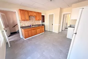 43 Wellington St, Springfield, MA 01109 - Photo 8