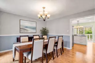 25 Magnolia Ave, Manchester by the Sea, MA 01944 - Photo 4