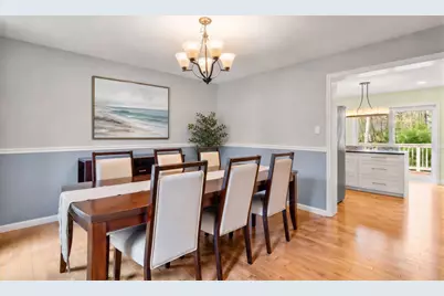 25 Magnolia Ave, Manchester by the Sea, MA 01944 - Photo 4