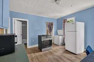 16 Gilbert Ave, Haverhill, MA 01832 - Photo 34