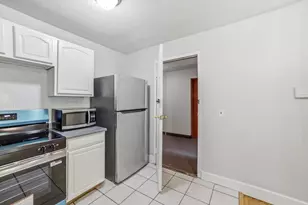 14 Riverside St, Watertown, MA 02472 - Photo 8