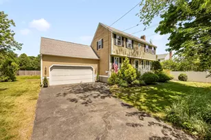 4 Ocean Ave, Newburyport, MA 01950 - Photo 1